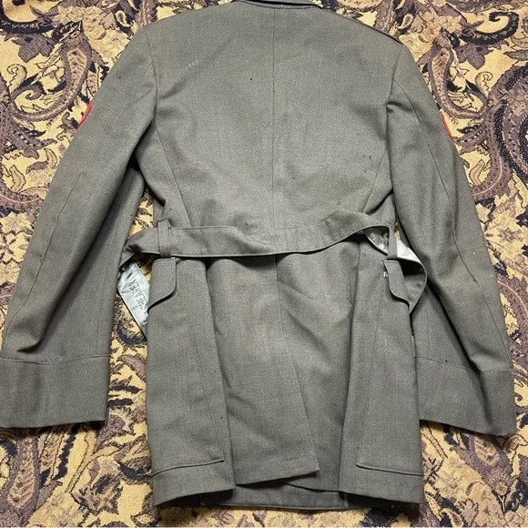 Vtg Military MAN'S WOOL SERGE GREEN Jacket WITH BELT Size 34 - Picture 9 of 10